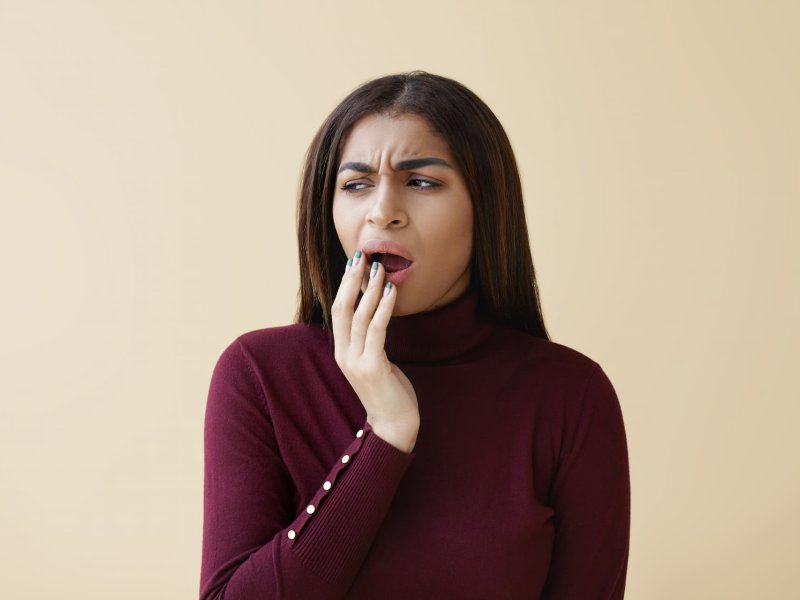 Diş Beyazlatma İşlemi Güvenli mi? Bilmeniz Gereken Her Şey 